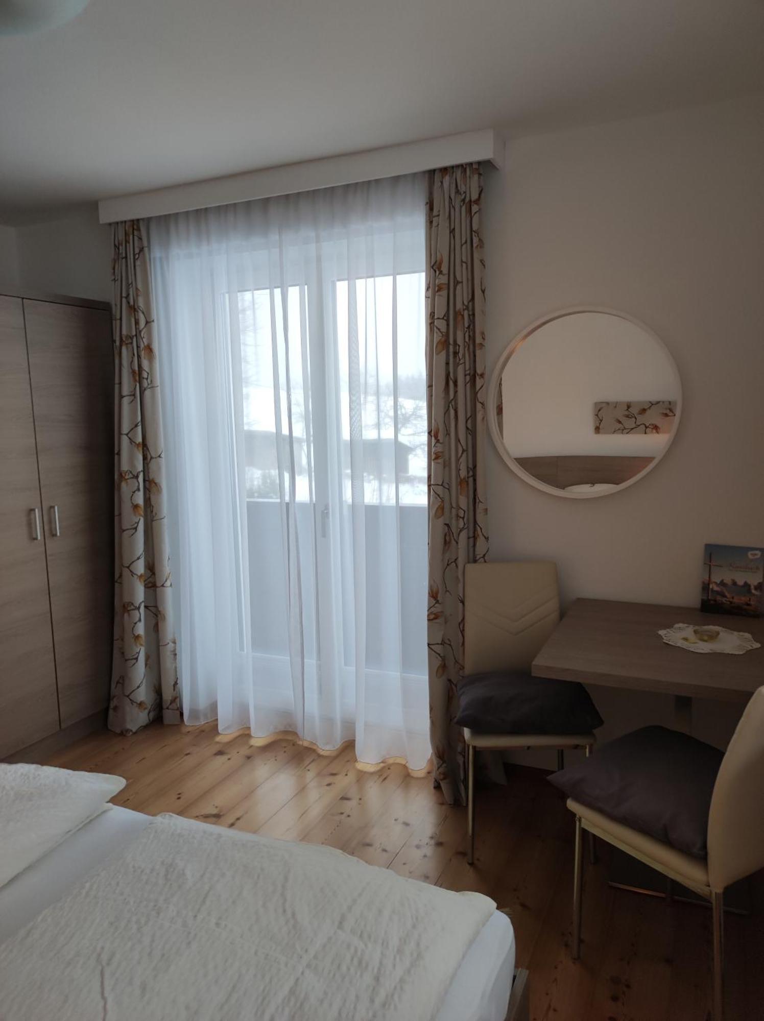 Gaestehaus Walpurga Russbach am Pass Gschütt Exteriér fotografie